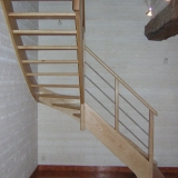 escalier-bois-et-tubes-inox